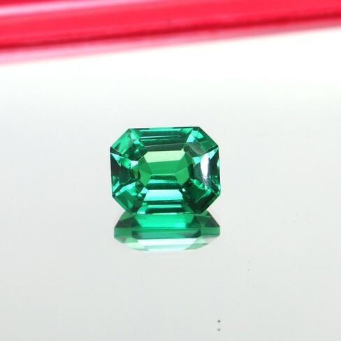 10 Ct Natural Octagon Cut Green Garnet Tsavorite Loose Gemstone for Jewellery Making in Saudi Arabia
