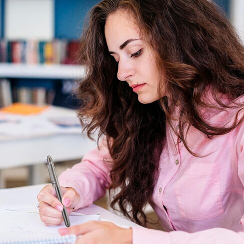 8 عبوات من أقلام الحبر الأسود سريعة الجفاف مقاس 0.5 مم، أقلام جل سوداء جمالية، أقلام كتابة ناعمة قابلة للسحب، قلم لطيف للهدايا المكتبية اليابانية (8 قطع-حبر أسود) in Kuwait