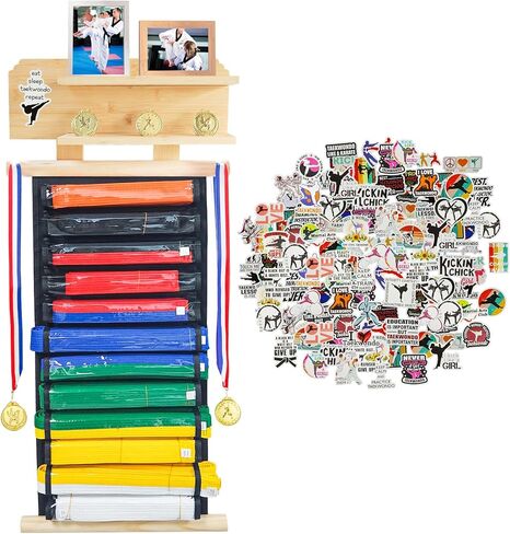 رف عرض حزام الكاراتيه 12 حزامًا من ELEGICKLIP مع رف عرض الكأس والميدالية بطبقتين، رف عرض حزام التايكوندو مع شماعة ميدالية وملصقات للأطفال والكبار in Kuwait