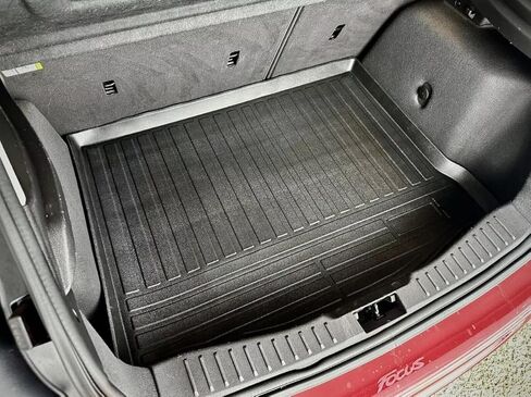 بطانة الحمولة - سجادة صندوق السيارة لسيارة Ford Focus/ST/RS 2012-2018 - سجادات صندوق السيارة المقاومة للطقس للسيارات ذات الشفة المرتفعة - سجادة مطاطية غير قابلة للانزلاق لصندوق السيارة - تصميم مقطوع بالليزر مسبقًا in Saudi Arabia