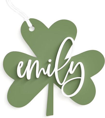 علامة هدايا أكريليك شامروك لعيد القديس باتريك من The Cotton & Canvas Co، سلة عيد القديس باتي، غلاف هدايا، حلية محظوظة، خوخ in Kuwait
