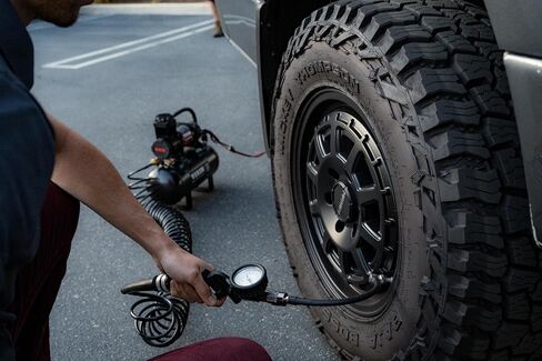 VIAIR TLC PLUS Portable Automatic Air Compressor Kit, Tire Inflator for Off Road, Overland, RV, Bike, Automotive Tire Inflation up to 31", Tubeless compatible, 120 PSI Rated (00190) in Kuwait