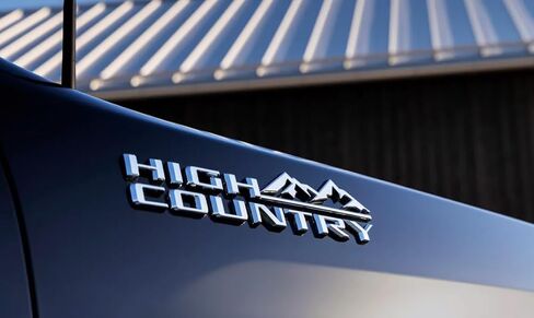 عدة 4X 2019-2024 سيلفرادو High Country شعار الحاجز الباب الخلفي شعار 3D شارة Namaplate استبدال لـ High Country (أسود غير لامع) in Saudi Arabia