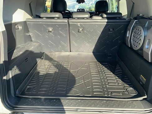 بطانة الحمولة - سجادة صندوق السيارة لسيارة Toyota FJ Cruiser 2007-2014 - سجادات صندوق السيارة المقاومة للطقس للسيارات ذات الشفة المرتفعة - حصيرة مطاطية لصندوق السيارة غير قابلة للانزلاق - سهلة التركيب - تصميم مقطوع مسبقًا بالليزر in Saudi Arabia
