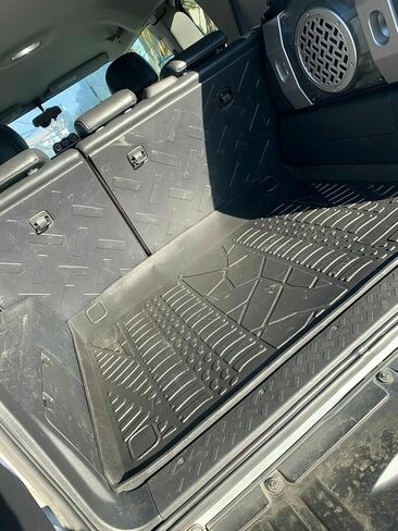 بطانة الحمولة - سجادة صندوق السيارة لسيارة Toyota FJ Cruiser 2007-2014 - سجادات صندوق السيارة المقاومة للطقس للسيارات ذات الشفة المرتفعة - حصيرة مطاطية لصندوق السيارة غير قابلة للانزلاق - سهلة التركيب - تصميم مقطوع مسبقًا بالليزر in Saudi Arabia