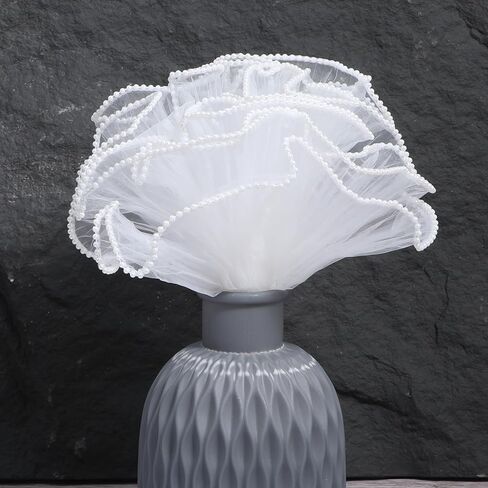 ورق تغليف الباقة، ورق شبكي لتغليف الزهور البيضاء، أوراق تغليف شبكية مجعدة بحافة لؤلؤية لباقة الزهور، مشغولات يدوية الصنع، تغليف الهدايا، الزفاف، الحفلات in Kuwait