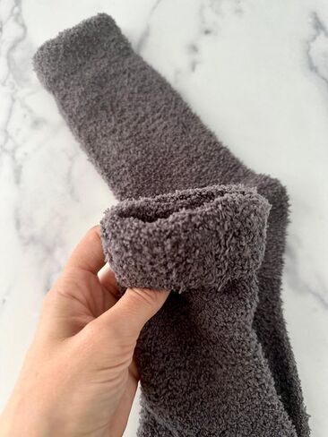 Women's Fuzzy Cloud Socks - Cozy, Comfy, and Luxuriously Soft Sleep Socks - Perfect Gifts for Warmth and Comfort in Saudi Arabia
