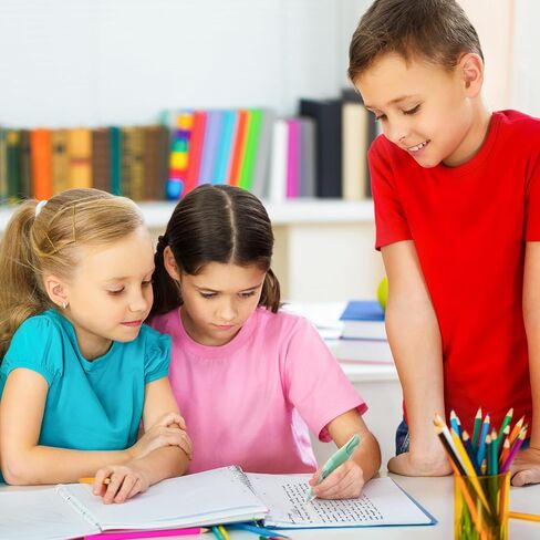 شريط تصحيح أبيض قابل لإعادة الملء من Bewudy، قلم تصحيح أبيض قابل للسحب مع عبوتين إضافيتين، 1/5 بوصة × 236 بوصة (5 مم × 6 م)، أداة توزيع على شكل قلم للوازم المدرسية المكتبية (أزرق وردي) in Kuwait