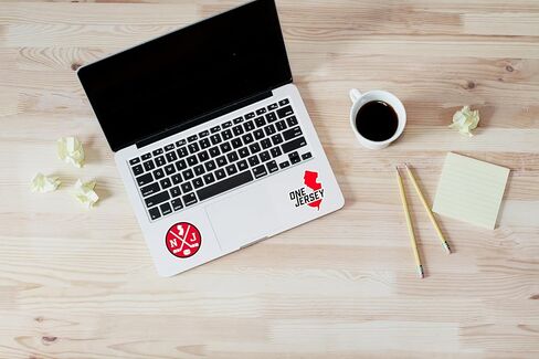 25 قطعة من ملصقات كارولينا أمريكان هوريكانز للهوكي لزجاجة المياه، والكمبيوتر المحمول، والدراجة، والكمبيوتر، والدراجات النارية، وحقيبة السفر، وملصقات تزيين ملصقات السيارات in Kuwait