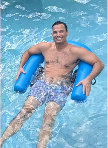 كرسي Sunchill SunChair العائم القابل للنفخ - أزرق ملكي - مقعد كرسي بأرجوحة مائية (استخدم مضخة على شكل لوح التجديف، غير متضمنة) in Kuwait