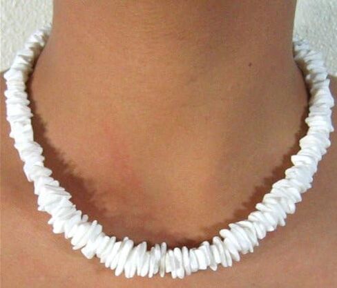 Native Treasure Mens and Womens Good Karma Rugged Surfer Tropical Beach White Rose Clam Chips Puka Shell Necklace in Kuwait