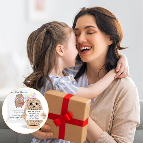 بطاطس إيجابية صغيرة مضحكة، 3 بوصة صغيرة لطيفة كروشيه بطاطس إيجابية مع قوس قزح من الصوف المحبوك هدايا دمية بطاطس إيجابية مع قاعدة خشبية لتشجيع تزيين حفلات أعياد الميلاد والأصدقاء in Kuwait