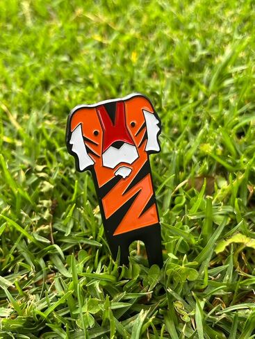 Lakis Drop Tiger Divot Tool and Ball Marker Gift Set | Green Repair Tool and Ball Marker Combo | Perfect Golf Gift in Saudi Arabia