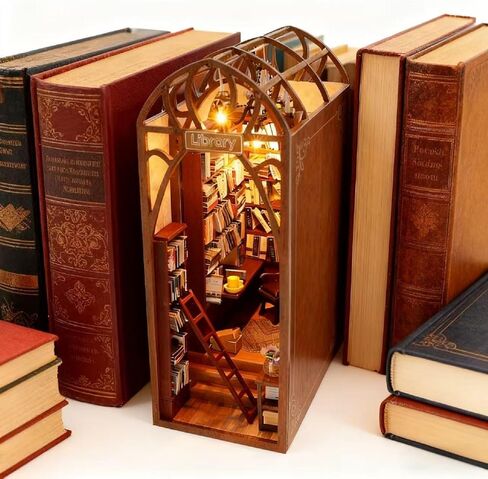 مجموعة زوايا الكتب التي يمكنك صنعها بنفسك مع مصابيح LED، وإدراج رف الكتب الخشبي ثلاثي الأبعاد وديكور بيت الدمى، ومجموعة بناء النماذج الإبداعية مع الأثاث للمكتب المنزلي، أو المكتبة، أو كدفاتر in Kuwait