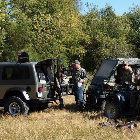 Winegard PL-8000 White Dish Playmaker HD Satellite Antenna Dual Receiver Capability, Optional RV Roof Mount in Kuwait