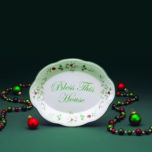 أطباق عشاء Pfaltzgraff Winterberry مقاس 10-1/2 بوصة، مجموعة من 4 قطع، أبيض in Kuwait