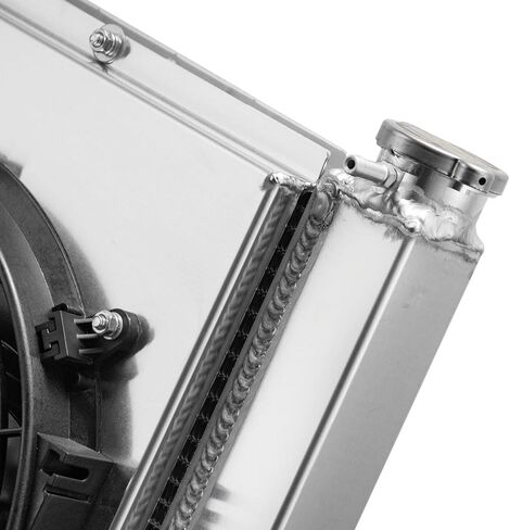 3 Row Universal Radiator with Fan Compatible with GM CHEVY 31" X 19" Heavy Duty Extreme Cooling Aluminum Radiators (3 Row Radiator Fan kit) in Kuwait