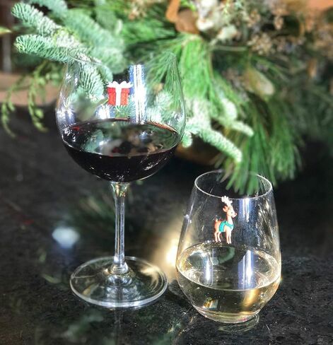 Gnome Snowmen Wine Glass Charms - Magnetic Markers for Stemless or Stemmed Glasses with Snowflakes, Crystal and more - set of 6 Drink Magnets by Simply Charmed in Saudi Arabia