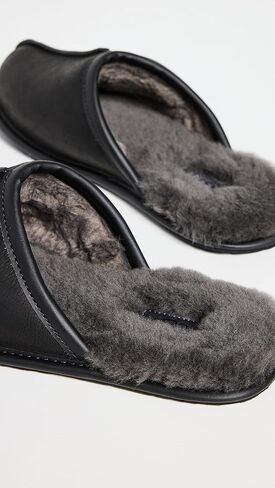 UGG Men's Scuff Slipper in Saudi Arabia