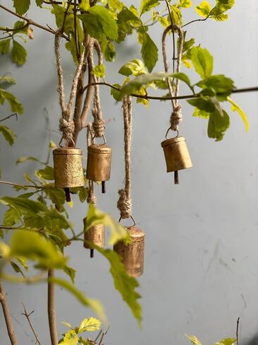أجراس القصدير الهندية المصنوعة يدويًا من Bellshub العتيقة | ريفي الرنين خمر جلجل الجرس | أجراس البقر | شجرة عيد الميلاد | زخرفة الحرف | جرس صوت متناغم معدني مصنوع يدويًا على الطراز الريفي | مجموعة من 10. in Kuwait