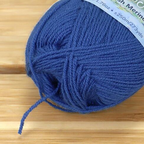 خيوط JubileeYarn Merino Au Naturel - 50 جم/خصلة من صوف ميرينو الناعم غير القابل للغسيل الفائق - شارع باريس؛ يوم ممطر - 2 سكين in Kuwait