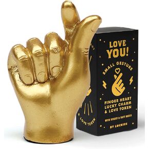 سحر الحظ بإصبع القلب الذهبي من Lucky | رمز الحظ الذهبي بحجم الجيب في صندوق أسود وذهبي أنيق | تمثال صغير صلب | حامل خاتم فريد | ديكور غرفة هدايا مبتكر أو ملحق مكتبي in Kuwait