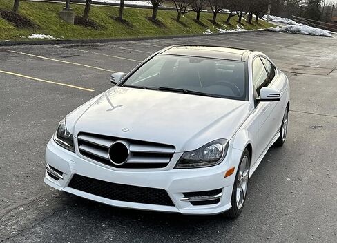 مصابيح LED نهارية بيضاء من iJDMTOY مع حواف متوافقة مع 2011-2014 Mercedes W204 C-Class C250 C300 C350 ممتص الصدمات الرياضي، نمط OEM DRL مدعوم بـ 4 قطع مصابيح LED عالية الطاقة in Saudi Arabia