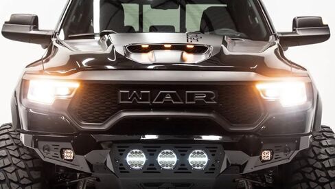 مجموعة حروف شبكة WAR الجمركية لـ RAM 1500 TRX (2021-2024) - تراكب كيفلر أسود لشارة شبكة المصنع - تصميم جريء وعنيف in Saudi Arabia