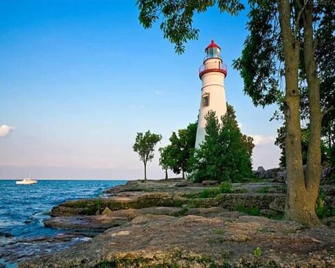 OKSGYTA DIY Paint by Numbers Marblehead Lighthouse Lake Erie Ohio Canvas Painting Set with Acrylic Pigment Paintbrush for Adults Beginners Artwork Gift 16" x 20" in Kuwait