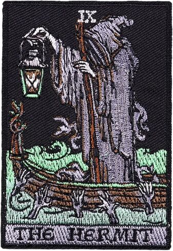 رقعة قوطية داكنة من Grim Reaper Tarot Death، رقعة مضحكة مطرزة مزينة بالكي/الخياطة على بقع شارة للملابس والقبعات والإكسسوارات والحرف اليدوية DIY والجينز والحقائب والسترات وحقائب الظهر (الناسك) in Kuwait