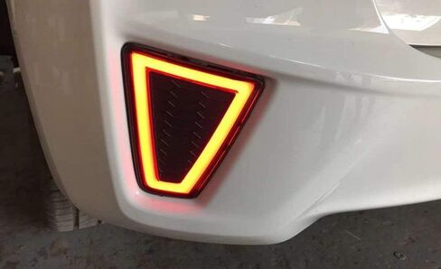 مصابيح عاكسة LED ذات عدسة حمراء من iJDMTOY متوافقة مع عدسات Honda FIT Pre-LCI 2015-2017، JDM Fluid Style، تعمل كمصابيح ضباب خلفية/أضواء تشغيل وأضواء فرامل in Saudi Arabia