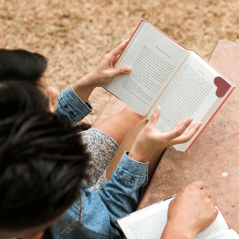 إشارات مرجعية على شكل قلب من الجلد، ومشابك صفحات زاوية للنساء والفتيات، وإكسسوارات كتب لطيفة مصنوعة يدويًا، هدية قراءة مثالية لمحبي الكتب والأطفال in Kuwait