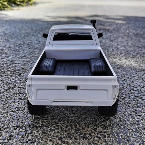 مقطورة عسكرية WPL B36-3 1/16 RC مع مصابيح أمامية LED، شاحنة للطرق الوعرة 2.4G كاملة النسب 4WD RC، هدايا لعشاق نماذج السيارات الكهربائية (بطاريتان) in Kuwait