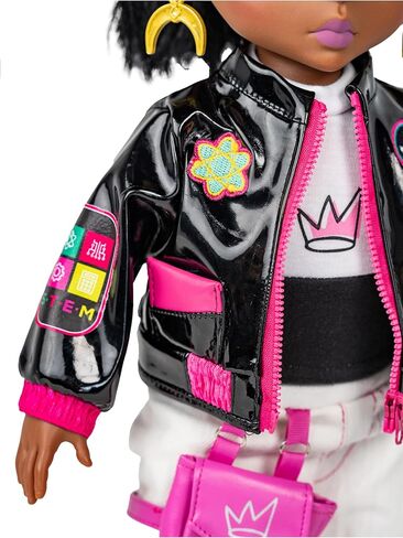 دمى SHE'S THAT GIRL Dolls™ Sage مقاس 18 بوصة ذات جسم ناعم مع طراز حديث وإكسسوارات، للأعمار من 6 سنوات فما فوق in Saudi Arabia