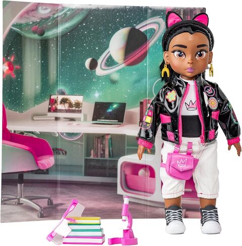 دمى SHE'S THAT GIRL Dolls™ Sage مقاس 18 بوصة ذات جسم ناعم مع طراز حديث وإكسسوارات، للأعمار من 6 سنوات فما فوق in Saudi Arabia