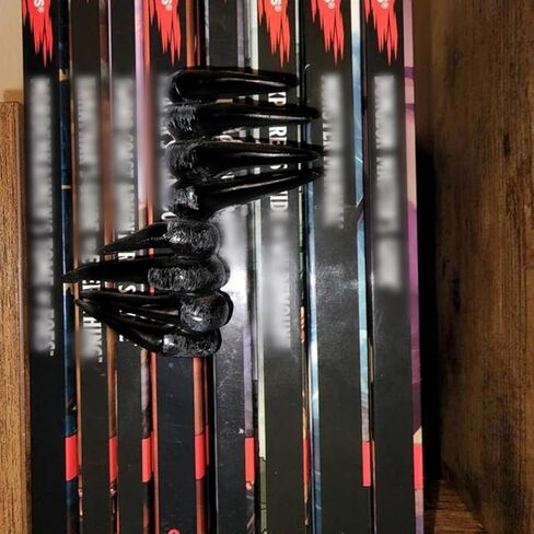 Scary Ghost Hands Bookshelf Room Decor, Halloween Indoor Decorations for Bookshelf, Gothic Demon Claws Bookmarks Decorations Halloween Room Decor, Black in Saudi Arabia