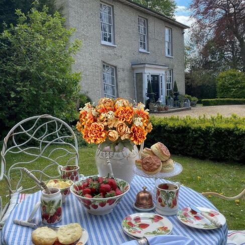 CISDUEO 2 Pcs Artificial Fall Flowers Bouquets 2 Colors Artificial Marigold Orange Autumn Silk Roses Flowers Fall Florals Stems Faux Flowers Arrangements for Cemetery Wedding Table Centerpieces Decor in Kuwait