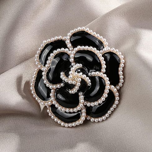 دبوس بروش على شكل وردة سوداء على شكل بتلات لؤلؤية، بروش انيق ورائع للنساء لحفلات الزفاف والولائم والقمصان والفساتين، معدن، لؤلؤ صناعي in Kuwait