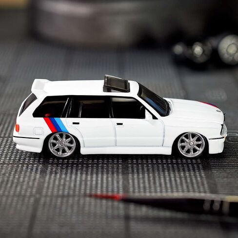 Hot Wheels 1990 BMW 318i Touring Collectors Elite 64 in Saudi Arabia