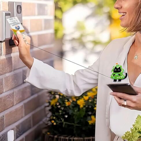 حامل شارة عيد الميلاد بكرة شارة قابلة للسحب، ملابس قطة سوداء بكرات شارة اسم شجرة عيد الميلاد، حامل شارة تمريض جميل مع مشبك التمساح للعمال والممرضات والمعلمين والطلاب 1pack in Kuwait