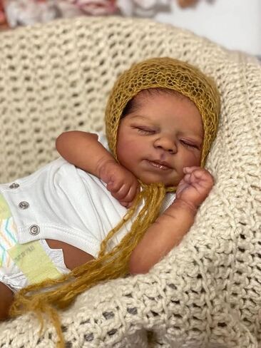 Reborn Baby Dolls Black Boy - 18 Inch Realistic Newborn Baby Dolls Vinyl Full Body African American Sleeping Bebe Poseable Real Life Baby Toys Dolls Gift for Kids Age 3 in Saudi Arabia
