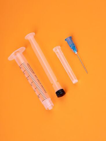 حقنة 3 مل يمكن التخلص منها بإبرة 23 جيجا 1.0 بوصة، كل عبوة مغلفة بشكل فردي مكونة من 20 قطعة in Kuwait