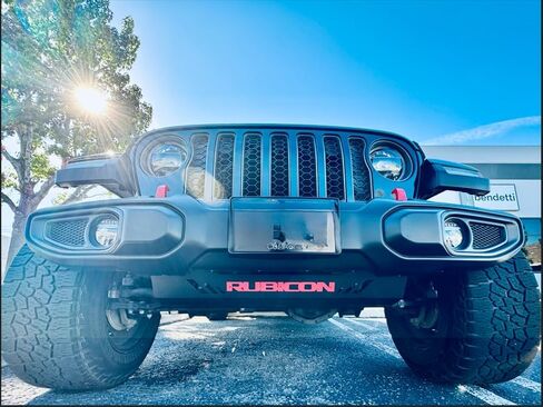 Custom (* RUBICON *) Skid Plate Compatible With Jeep Wrangler 2018-2025 & Jeep Gladiator 2020-2025 With Texture Powder Coating. Black With Red Emblem in Saudi Arabia