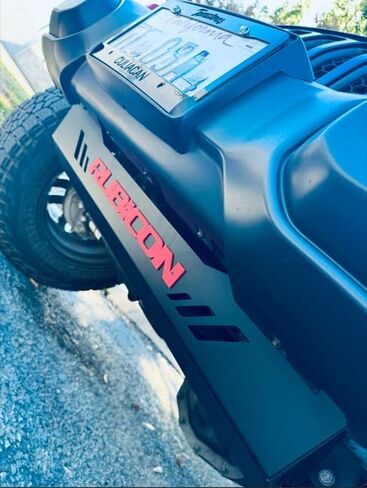 Custom (* RUBICON *) Skid Plate Compatible With Jeep Wrangler 2018-2025 & Jeep Gladiator 2020-2025 With Texture Powder Coating. Black With Red Emblem in Saudi Arabia