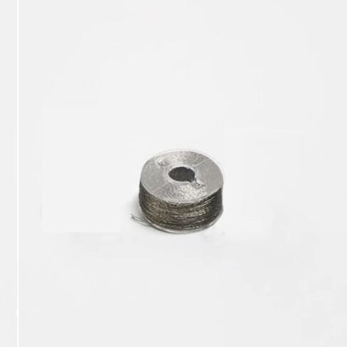 خيط خياطة من الألياف الفضية الموصلة، خيوط معدنية ناقلة للإشارة الذكية للملابس، قفاز شاشة تعمل باللمس ألياف مضادة للكهرباء الساكنة 18% فضي (70D/160m=174YARD) in Saudi Arabia