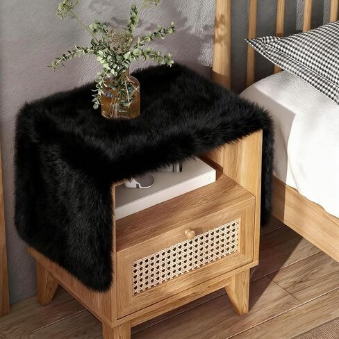 مفرش طاولة عيد الميلاد، مفرش طاولة من الفرو الصناعي، تزيين مفارش طاولة من الفرو الأبيض لعيد الميلاد وحفلات الزفاف وأعياد الميلاد وحفلات الطعام الشتوية (11.8 بوصة × 59.0 بوصة) in Kuwait