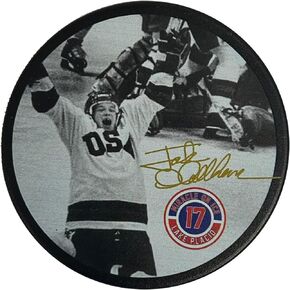 USA Hockey Jack O'Callahan Miracle on Ice Celebration Hockey Puck - تذكارات رياضية مرخصة رسميًا