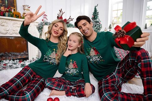 iClosam Matching Family Pajamas Set Striped Christmas Pajamas Sleepwear Dad Mom PJs in Kuwait