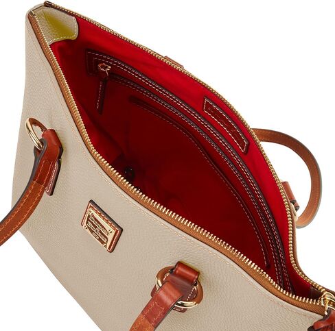 حقيبة يد Dooney & Bourke، حقيبة صغيرة بسحاب من Pebble Grain in Saudi Arabia