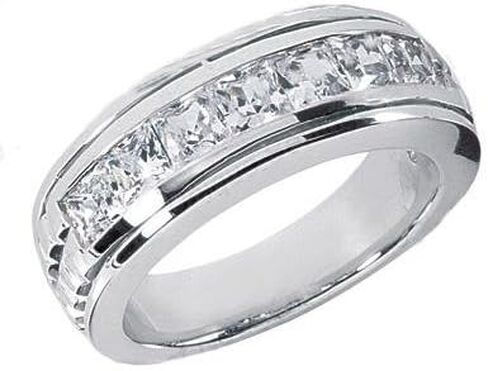 1.50 ct TW Men's Princess Cut Diamond Wedding Band Ring in 14 Karat White Gold in Kuwait